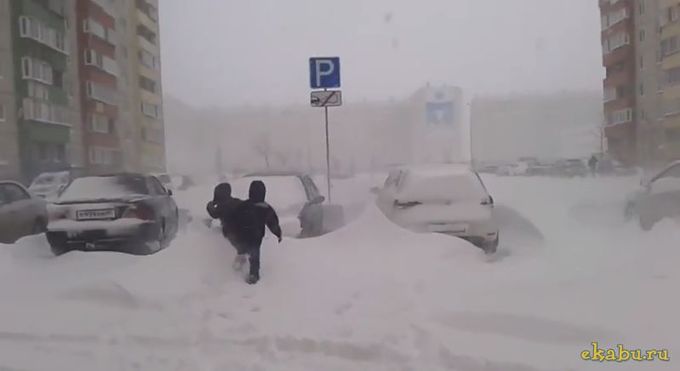 Выпал снег апрель. 25 Апреля в Челябинске выпал снег. 25 Апреля 2014 Челябинск. Снег Челябинск 2014. Снег 24 апреля 2014 года Челябинск.